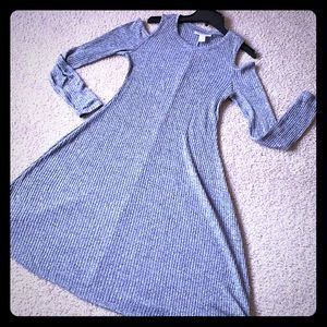 👼🏼 Grey maternity dress w/cold shoulder 👼🏼